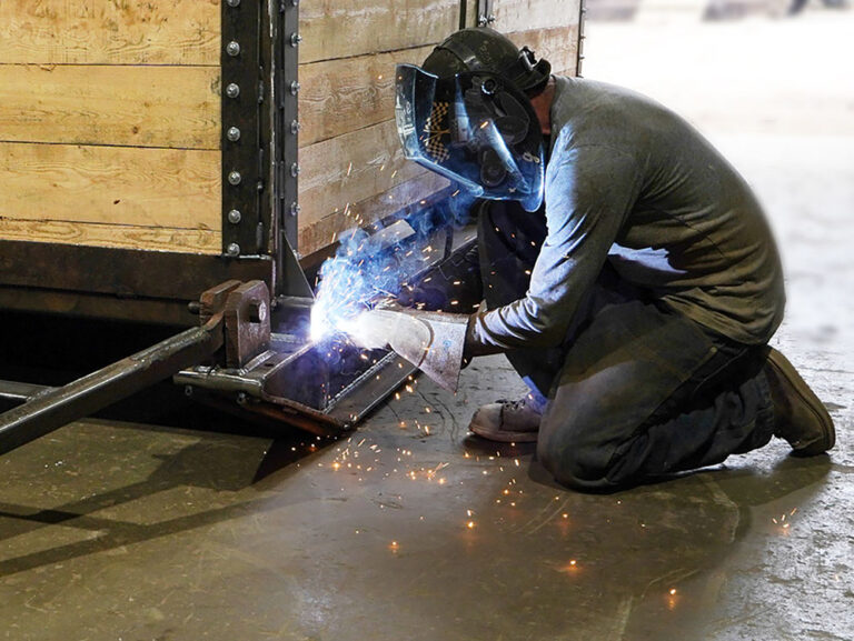 Quick fix: tightening a wobbly crate handle